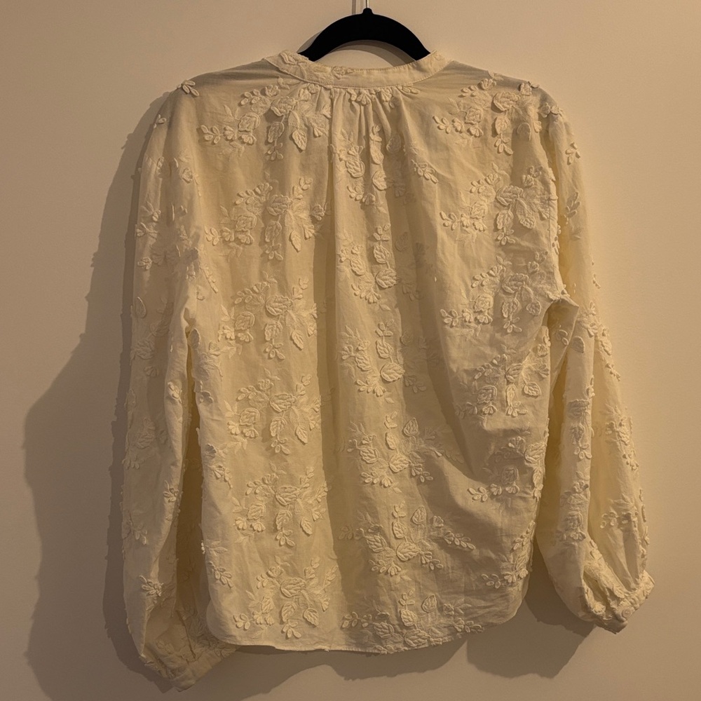 VOLUMINOUS FLORAL-APPLIQUÉ BLOUSE - Picture 7 of 7